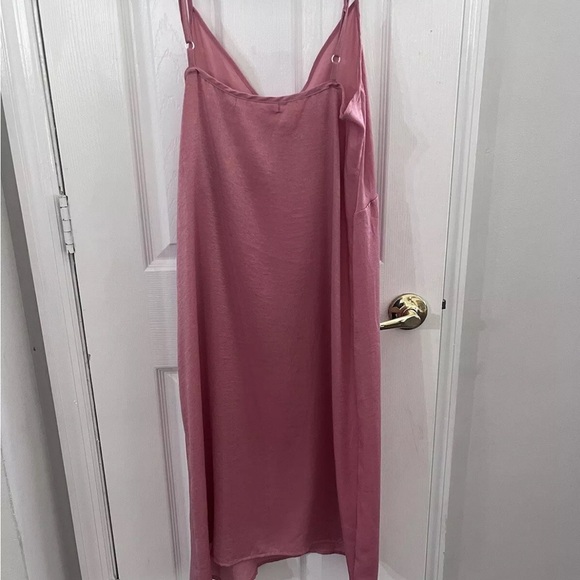 Urban Renewal silky dress rose size medium midi - Picture 3 of 7